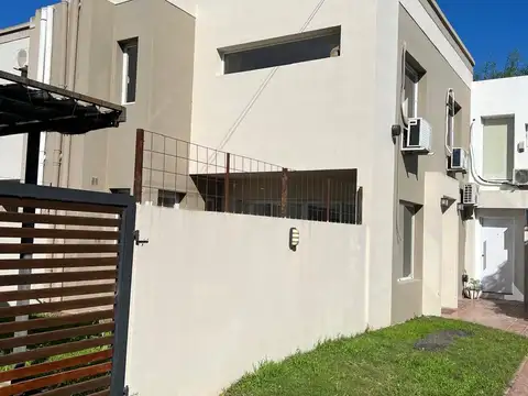 Departamento tipo casa en venta en Chascomus