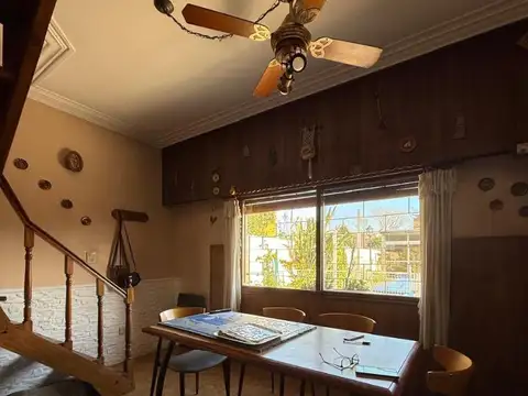 Casa en Venta con 4 cocheras