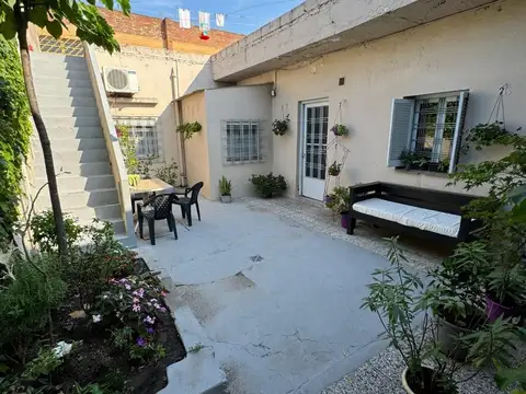 Casa tipo PH con entrada independiente