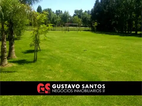 Amplia casa en Varela