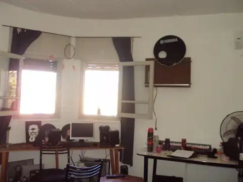 Venta Casa 2 Pisos con Salon Negocio Pleno Centro *