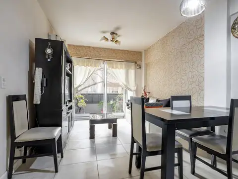Departamento de 3 Ambientes con Cochera en Venta en Caballito