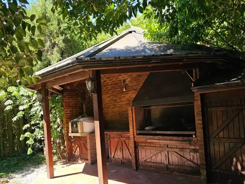 Hermosa casa en Glew, barrio los Aromos