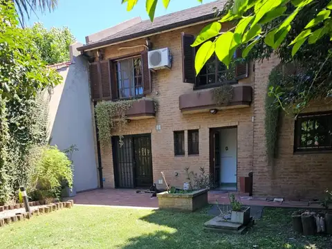 Hermosa casa en Glew, barrio los Aromos