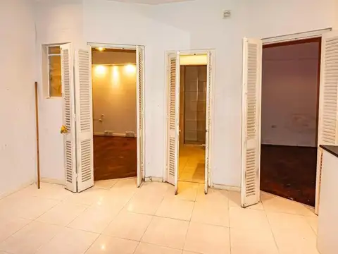 VENTA - Dpto en  PB. - 3 ambientes - Techado