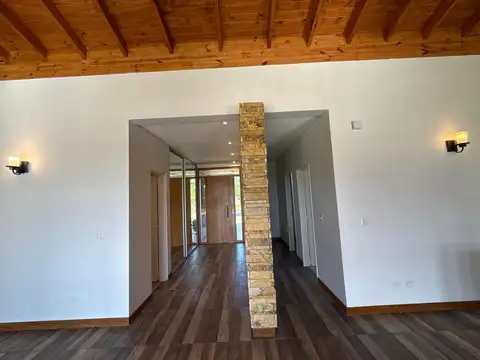 Casa 5 ambientes con 2 baños