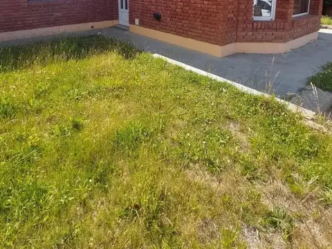 CASA TRES DORMITORIOS B° Medanos - KM 3