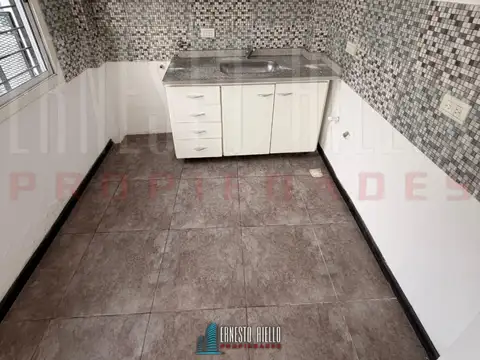Departamento en Alquiler en Bernal Oeste, $ 650.000