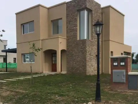 Casa en Venta en Pilar Del Este, USD 198.000