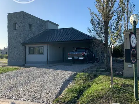 Casa en Venta en Countries y Barrios Cerrados en San Vicente, USD 249.000