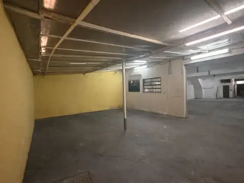 DÉPOSITO EN ALQUILER SAAVEDRA CON COCHERA