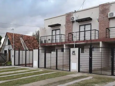 VENTA CASA 3 AMBIENTES MIRAMAR