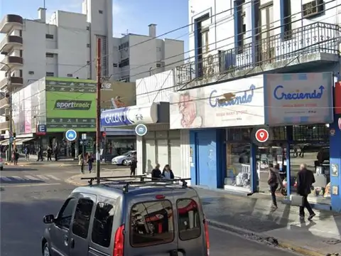 HIPOLITO YRIGOYEN 8800, Piso 1