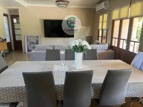 Casa 4 ambientes con 3 baños