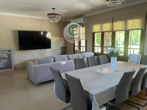 Casa en Venta en Campos De Alvarez, USD 450.000