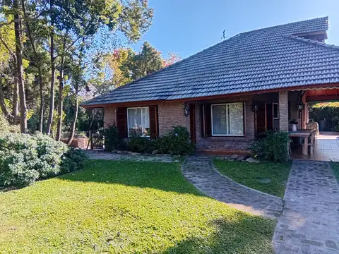 lote arbolado con casa a reciclar en la manzana del golf