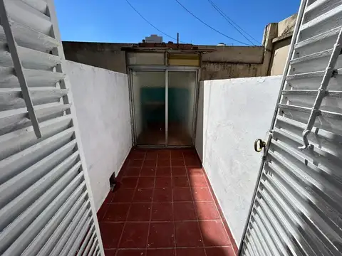 Constitución 3800, Piso 1