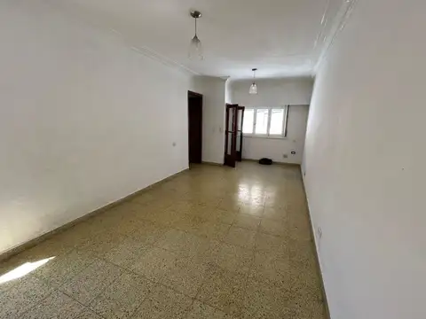 Constitución 3800, Piso 1