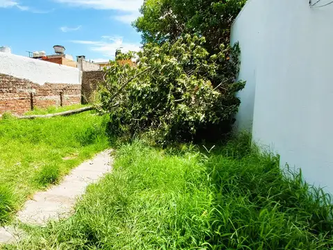 Casa a Refaccionar sobre lote de 307m² aprox.