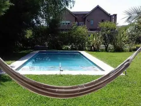 Casa en Venta con 1 cochera