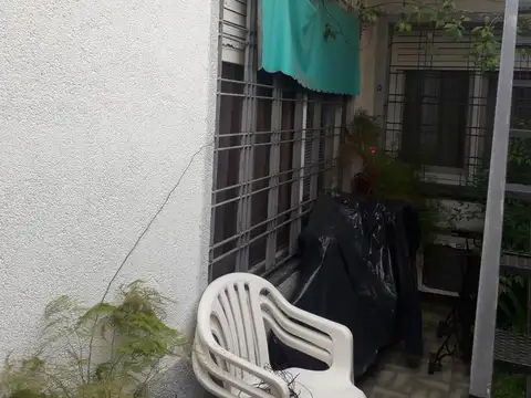 Depto Tipo Casa 3 ambientes con 2 baños