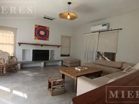 Casa en venta apto crédito  sobre calle Mermoz Ingeniero Maschwitz
