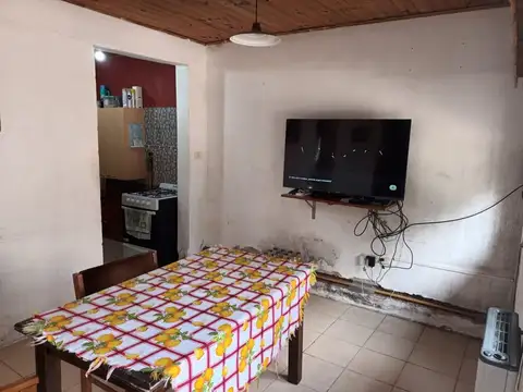 Casa 5 ambientes con 1 baño