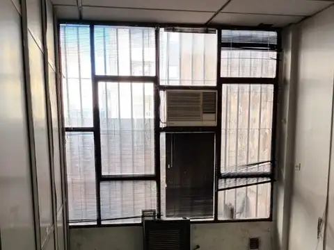 Av.Hipólito Yrigoyen 4800, Piso 1