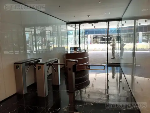 Oficina en Venta con 10 cocheras