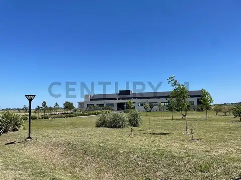 El Mirador  Club de Campo   ruta 2 km 90 100