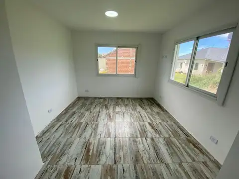 Casa 3 ambientes con 1 baño