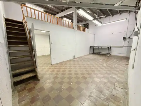 Depósito / Oficina Comercial en alquiler con cochera en Florida, Vicente Lopez