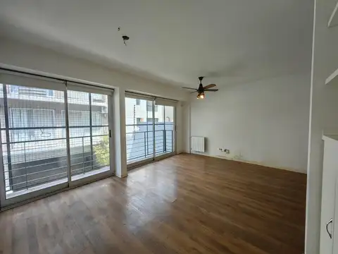 Departamento dos ambientes en suite-cochera