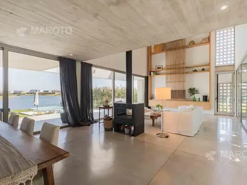 Casa 4 ambientes con 2 baños