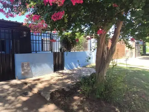 Venta | Casa | 3 Dormitorios | Cochera | Capitán Bermúdez | Barrio Centro | Apta crédito
