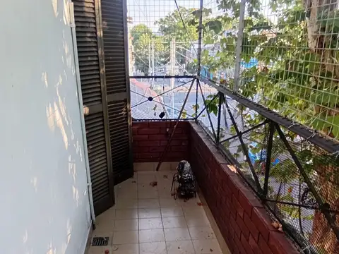 3 AMBIENTES AL FRENTE CON BALCON / 2° PISO POR ESCALERA / 37.000$ EXPENSAS