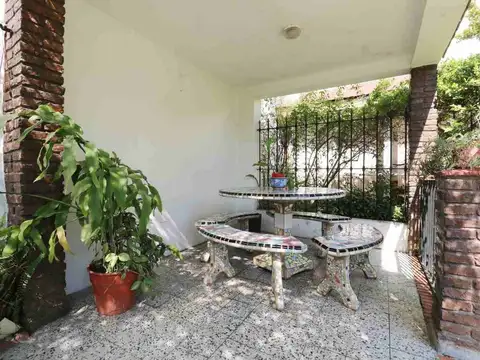 Casa 7 ambientes con 3 baños