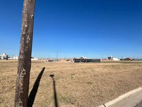 VENTA LOTE RESIDENCIAL 300M CAMPOS DE MANANTIALES