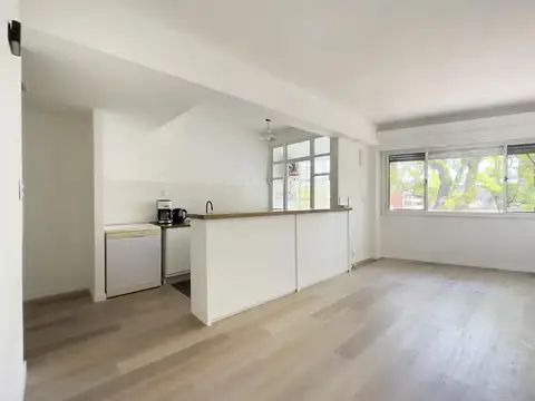 Departamento / Venta / San Isidro / Acassuso / 2 Ambientes / Frente a la estación.