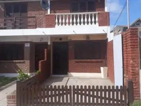 Casa en venta - 3 dormitorios 2 baños - Cochera - 85mts2 - Mar Del Tuyú