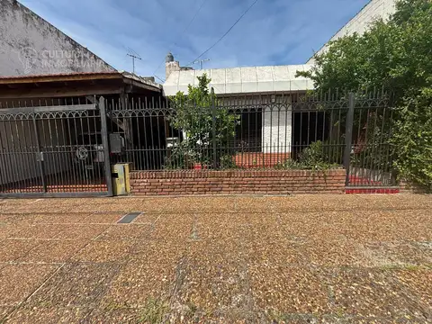 VENTA CASA 5 AMBIENTES PATIO TERRAZA COCHERA HAEDO NORTE OPORTUNIDAD