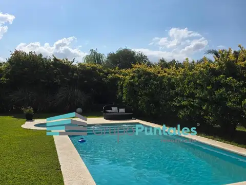 Casa en Venta con 2 cocheras