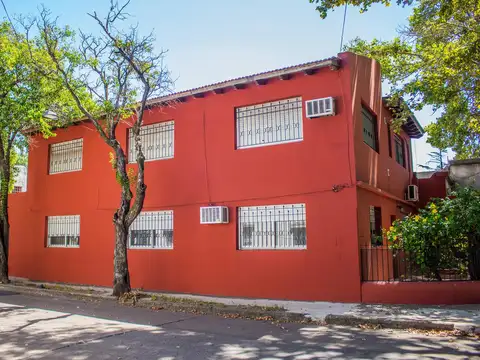 Casa en alquiler La Paz y Francia-  Tres dormitorios- Barrio Parque- Rosario