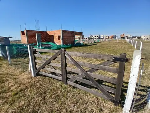 Hermoso lote con luz y agua Estancias de Domselaar