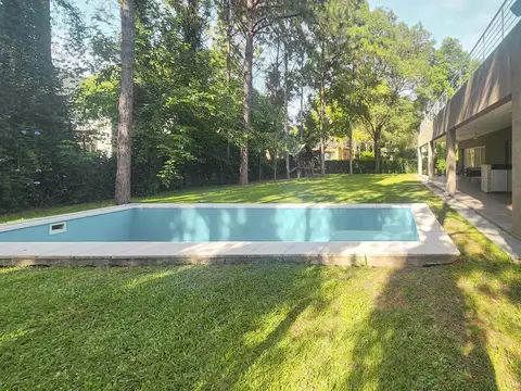 Casa 6 ambientes con 3 baños