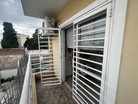 VENTA DPTO TERRAZA PROPIA 3AMB CASANOVA  BALCON