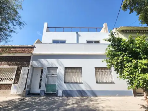 Depto Tipo Casa 4 ambientes con 3 baños