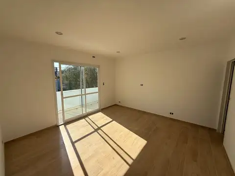 Depto Tipo Casa en Venta de 3 dormitorios