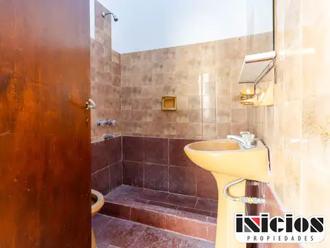 Departamento: Newbery N° 1123 E/ Av Sarmiento y Entre Rios - Mar de Ajo - C582