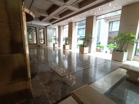 Oficina en Alquiler con 2 cocheras